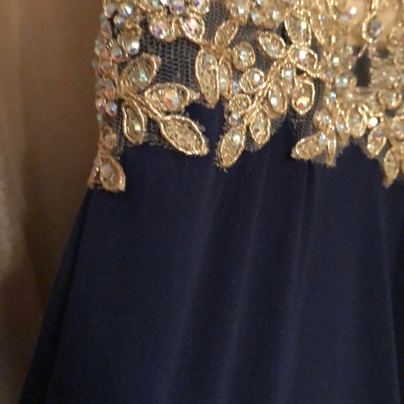 Prom dress - Picture 5 of 8
